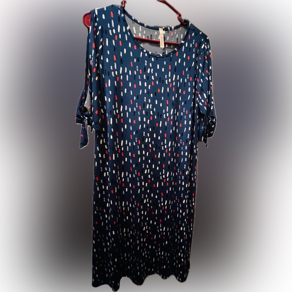 Gilli midi sheath dress. Size M. Elbow-length sleeves with cut-out and ties.